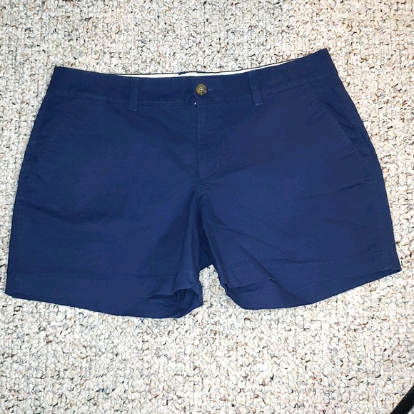Old Navy chino shorts size 8 - Picture 1 of 4